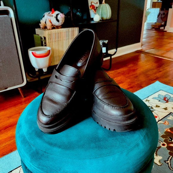 Patina Black Leather Lug Loafers - Size US women’s 8.5 - Picture 2 of 4